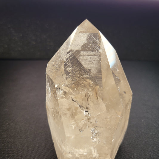 Multi-Phantom Rauchquarz-Bergkristall – ca. 10 feine Wachstumsphasen in klarer Spitze