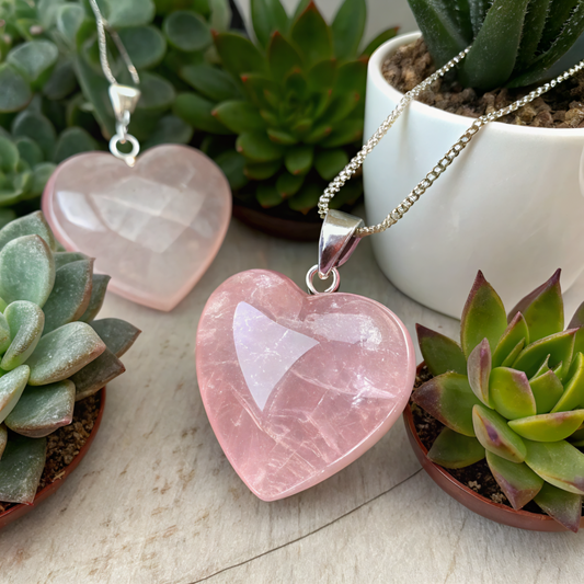 Rosenquarz Herz-Anhänger – Zarte Liebesenergie