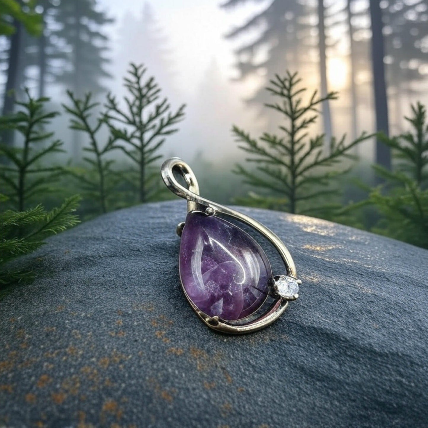 Amethyst Tropfen-Anhänger mit Fassung – Violette Luxusenergie