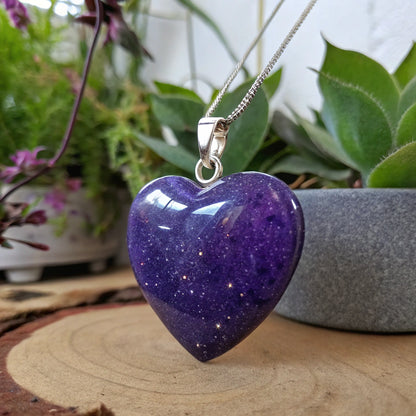 Blaufluß Herz-Anhänger – Tiefblauer Glanz der Intuition