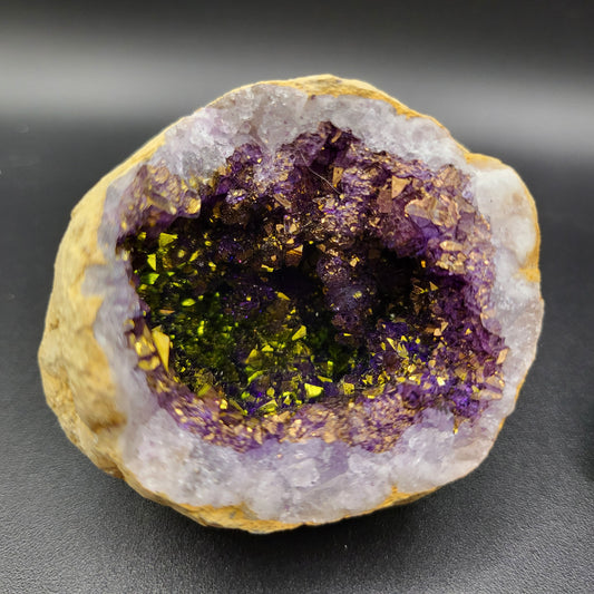 Bedampfte Bergkristall-Drusen – Amethystzauber der Natur