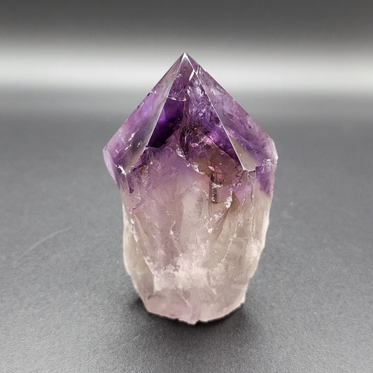 Amethyst-Spitze „Zahn“ – Mystische Energiequelle