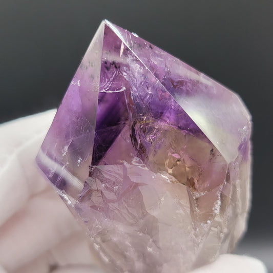 Amethyst-Spitze „Zahn“ – Mystische Energiequelle