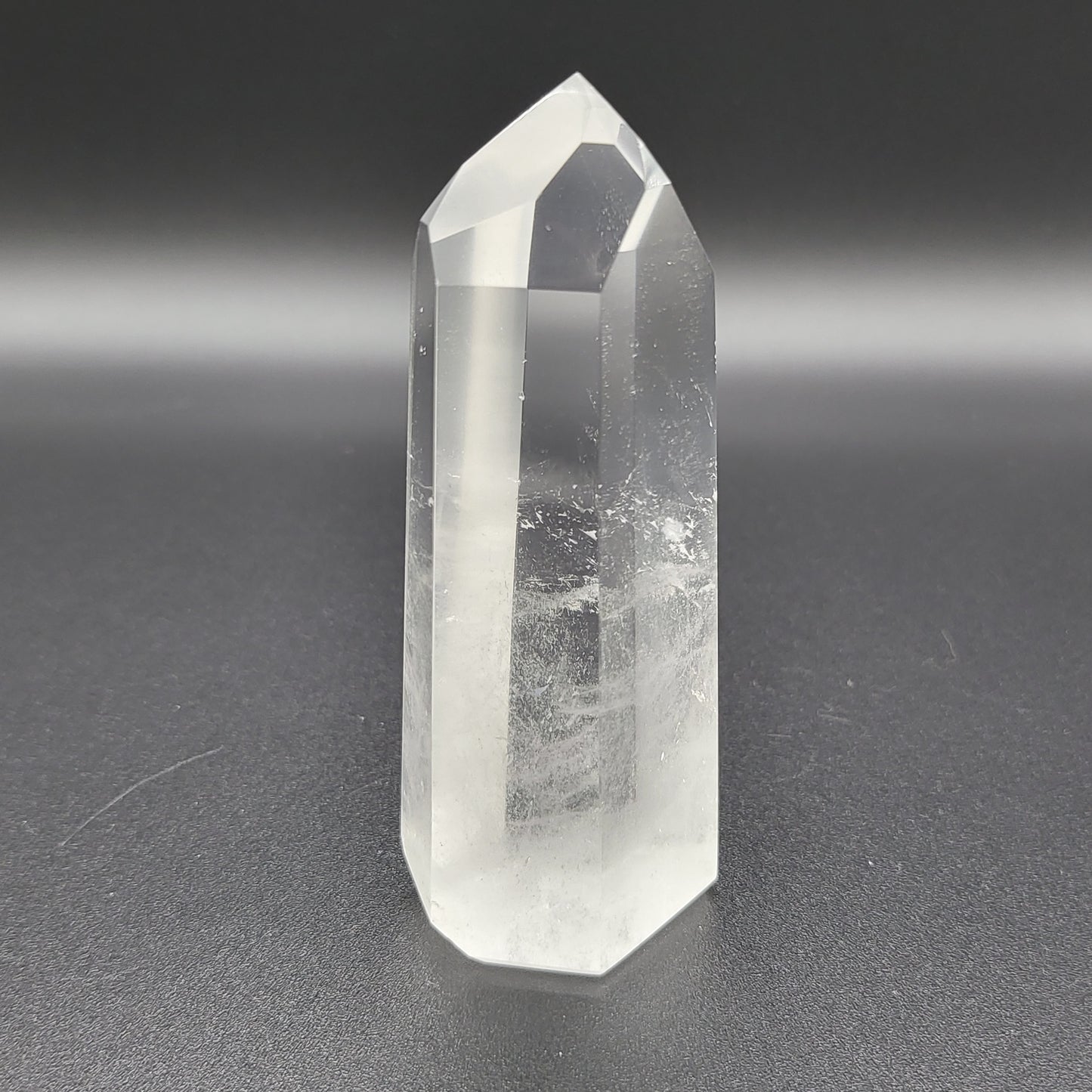 Sehr klare Bergkristall-Spitze – Licht der Reinheit