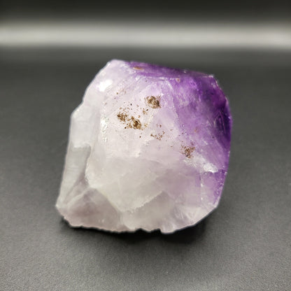 Naturbelassene Amethyst-Spitze – Harmonie der Natur