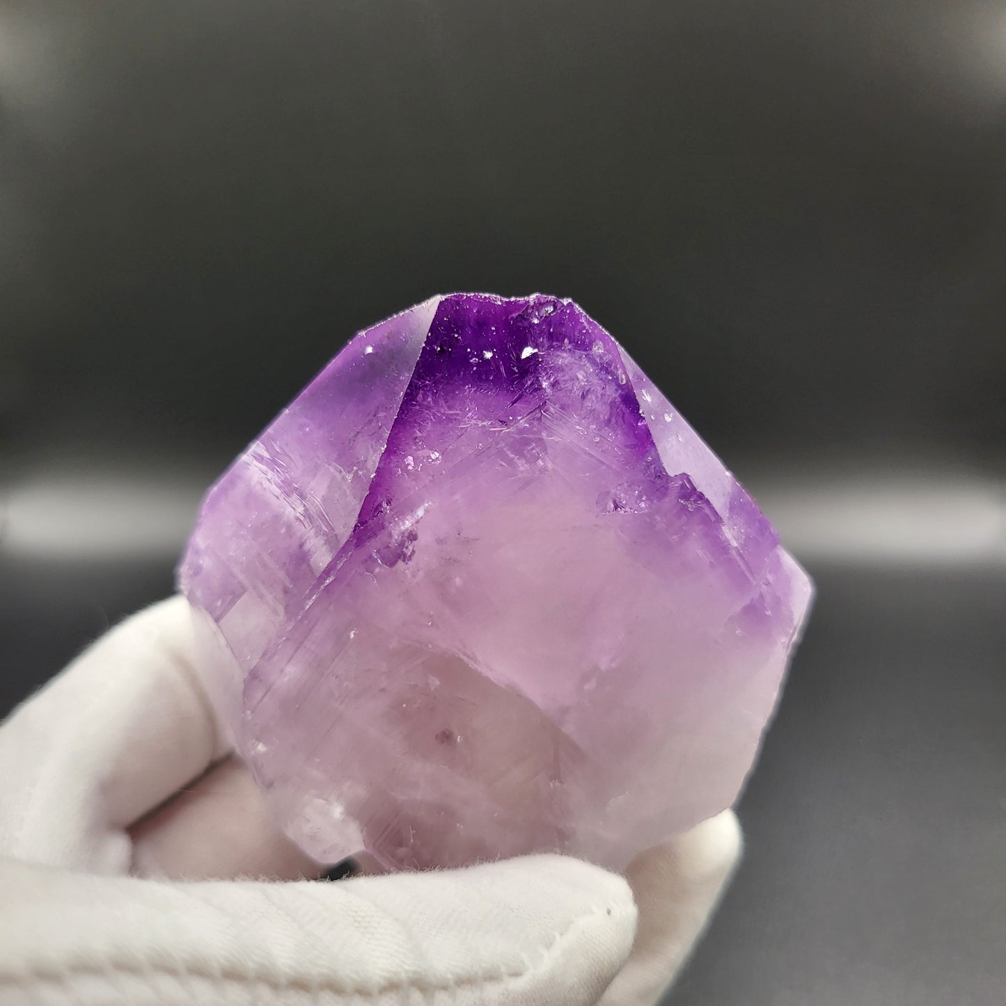 Naturbelassene Amethyst-Spitze – Harmonie der Natur
