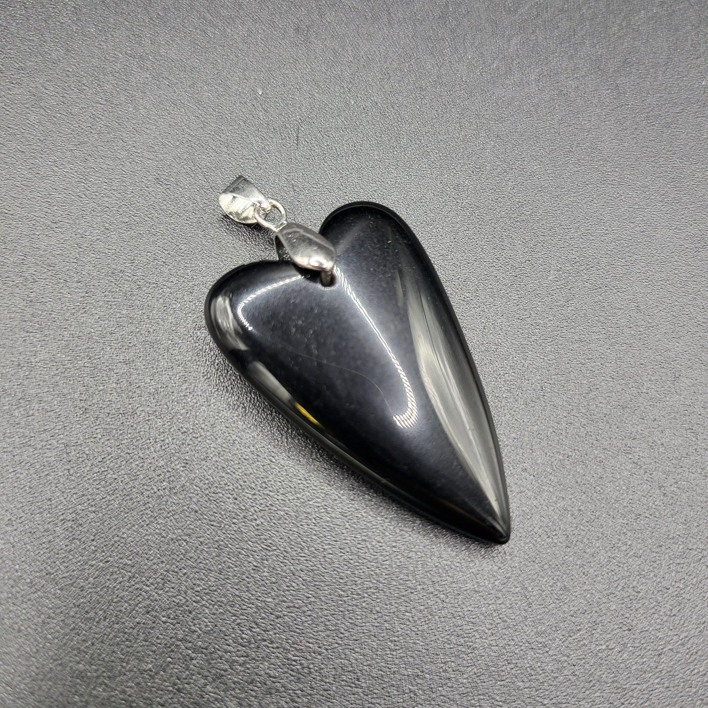 Black and White Partner Herz-Steine – Bergkristall & Onyx (2er-Set) – Symbol der Verbindung