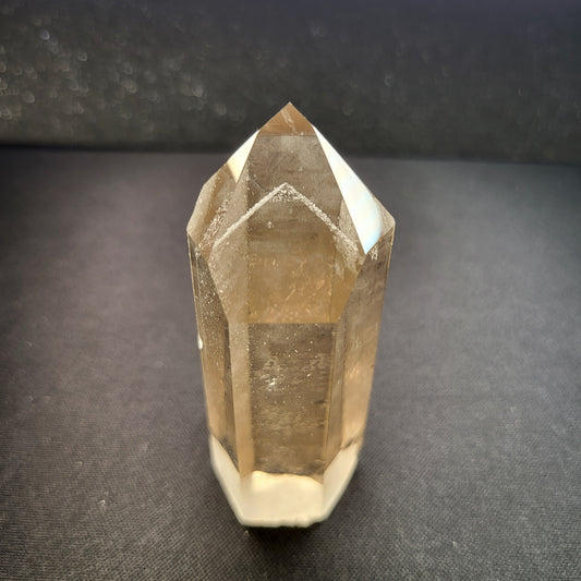 Doppel-Phantom Rauchquarz-Bergkristall – 2 klar erkennbare Wachstumsphasen mit besonderer Tiefe