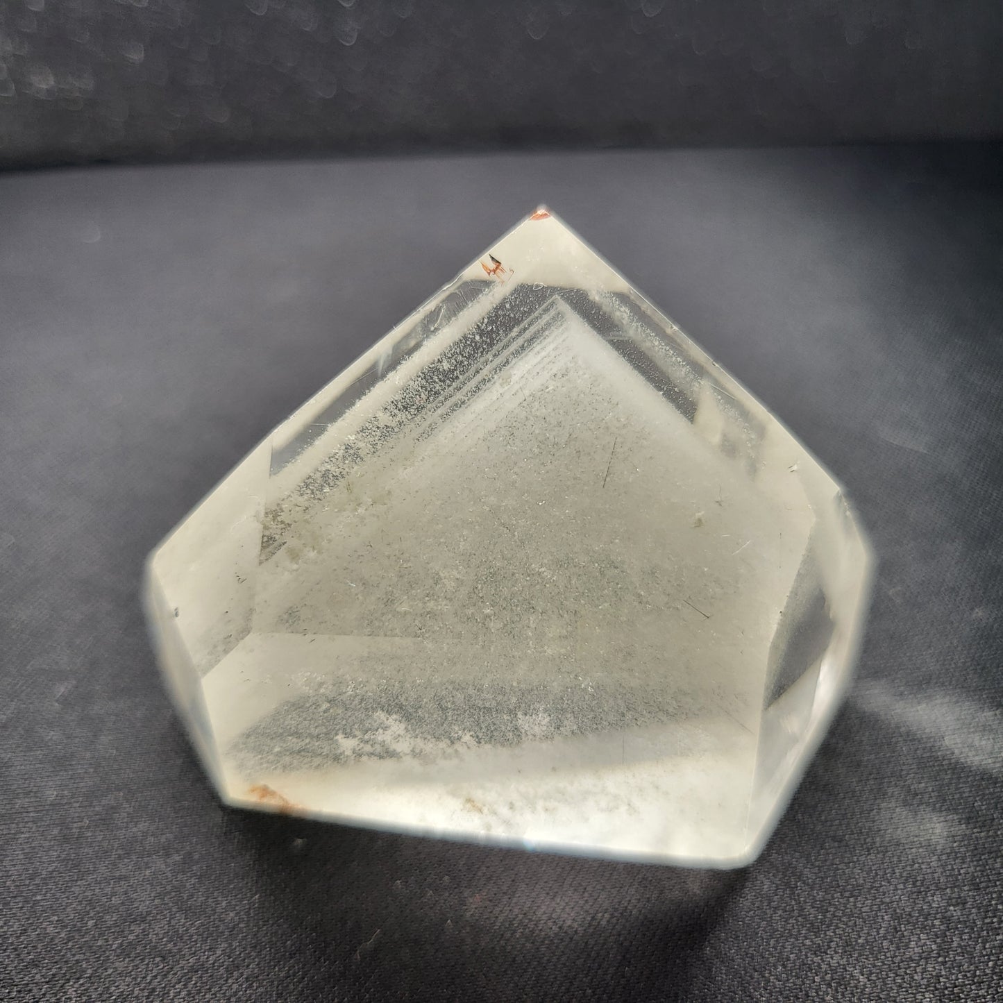 Phantom Kristall mit ca. 8 sichtbaren Wachstumsstufen – Seltenes Naturphänomen mit außergewöhnlicher Tiefenstruktur