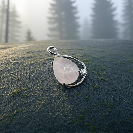 Rosenquarz Tropfen-Anhänger mit Fassung – Sanfte Liebespracht